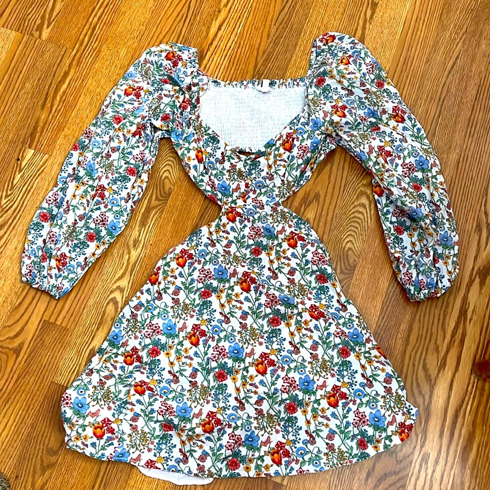 Vestique Long Sleeve, Open Back Dress